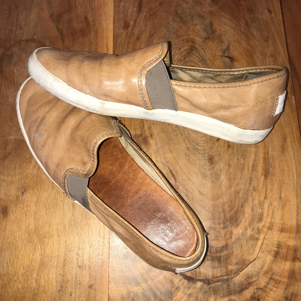 Frye Leather Dylan Slip On, beige/tan, 8